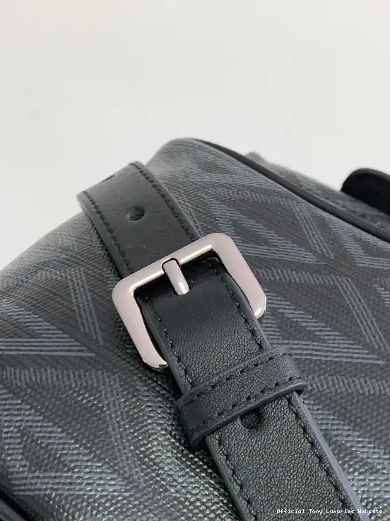 Tony Luxuries Hit The Road-17.55*18.5*9CM diro 0624
